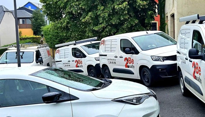 2besafe Sa Rl Vom Inhaber - Helperknapp