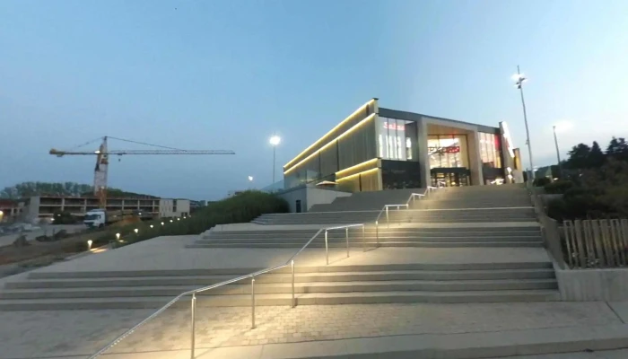 Auchan Opkorn -  Street View 360deg Fotos - Differdange