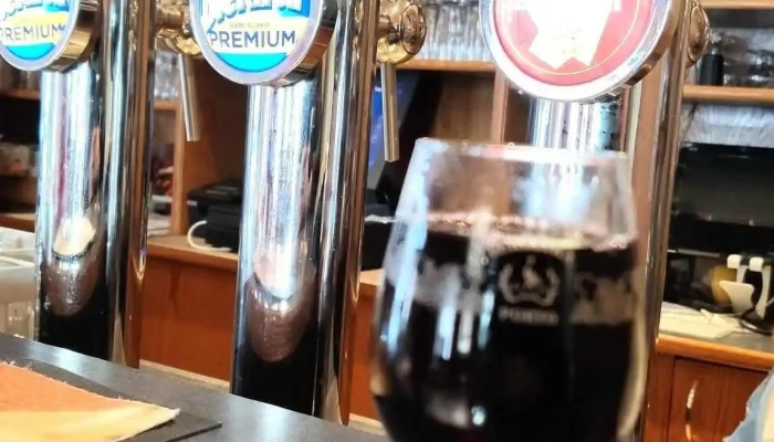 Cafe Du Commerce Essen Und Trinken - Bettendorf