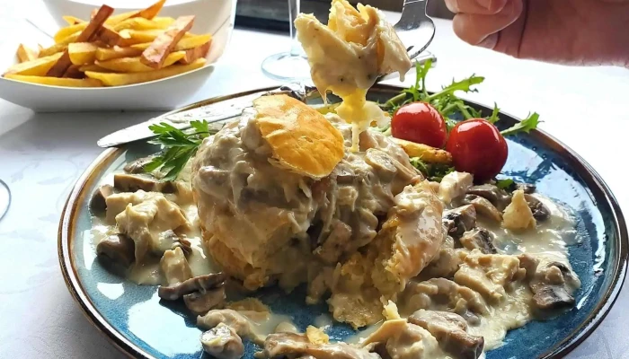 Croisiere A Remich   Bateaux Roudeleiw Riverdiva Muselscheff De Navitours Essen Und Trinken - Remich