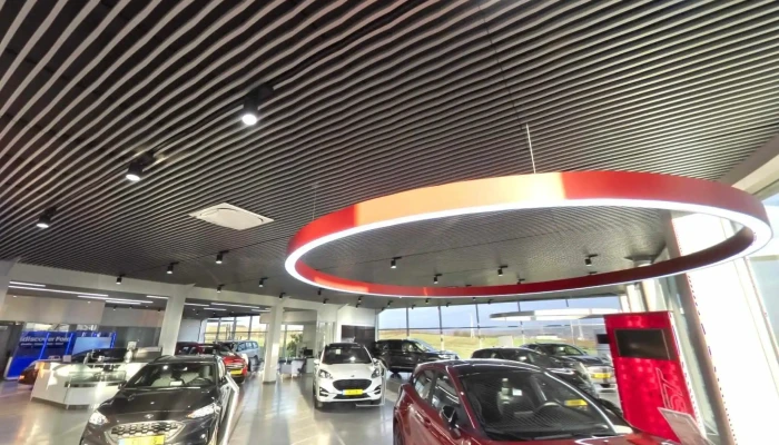 Fordstore Autopolis Niederkorn -  Innenansichten - Differdingen