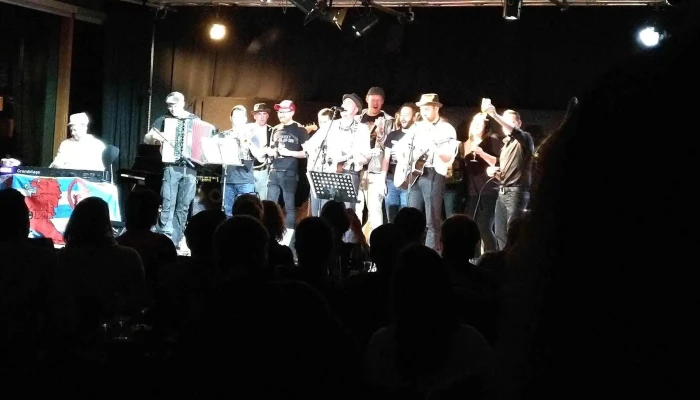Kulturhaus Niederanven -  Kommentaren - Niederanven