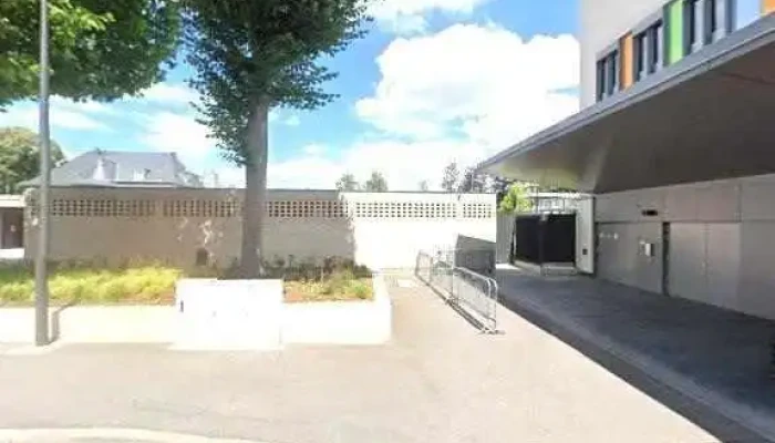 Outdoor Swimming Pool -  Street View 360deg Fotos - Dudelange