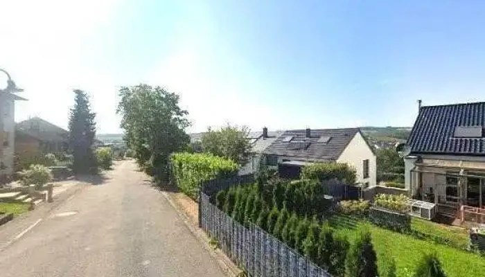 Reiser Tom Atelier De Reparation Street View 360deg Fotos - Feulen