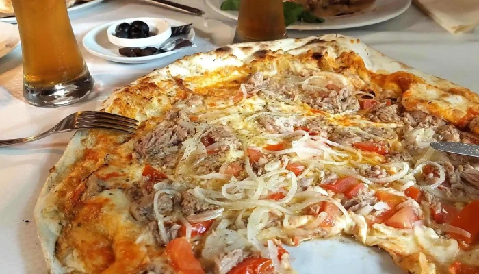 Restaurant -    Pizzeria Op Der Millen Websait - Ernztalgemeinde