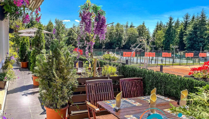 Restaurant Am Clubhaus Op Der Spora -    Bridel Atmosphare - Luxemburg