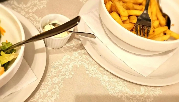 Restaurant Le Menhir Beim Zehra Stonnenplang - Flaxweiler