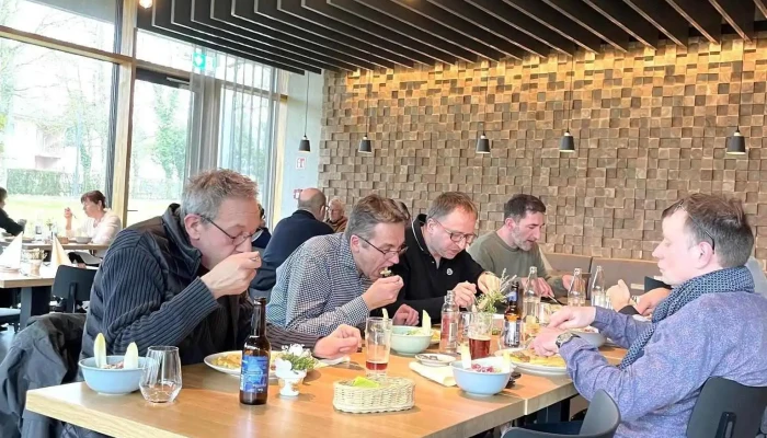 Restaurant Pomme Pomme De La Ligue Hmc A Capellen Atmosphare - Mamer
