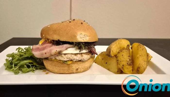 Tomis Italian Burger Essen Und Trinken - Luxemburg
